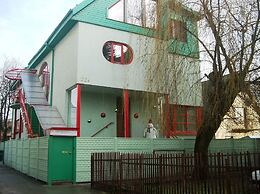 Guest House LT