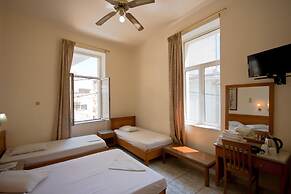 Hotel Lena