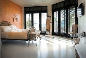 Gloria Maris Hotel Suites & Villas