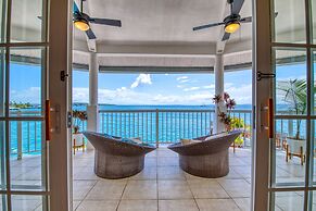 Tropical Suites Hotel