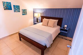 Tropical Suites Hotel
