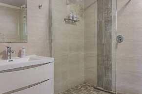 Sunrock Guesthouse