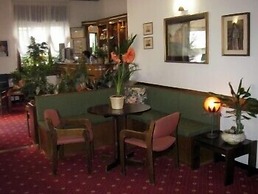 Hotel Serena