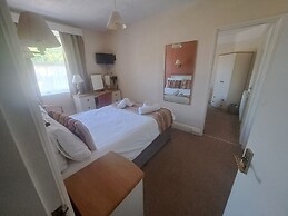 Lion Hotel and Studio Apartments