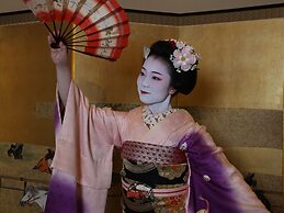 Gion Shinmonso