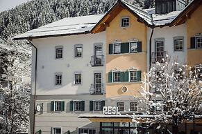 Resl Resort