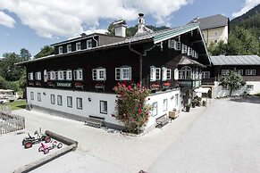 Resl Resort