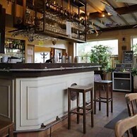 Elckerlyck Inn Hotel