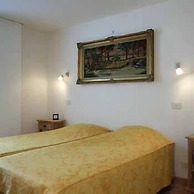Elckerlyck Inn Hotel