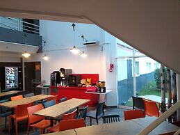 hotelF1 Maurepas