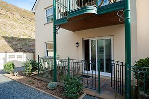 Beachcombers Apartments