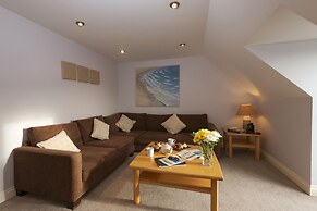 Beachcombers Apartments