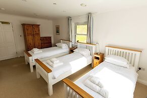Beachcombers Apartments