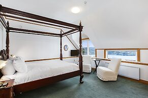Larnach Lodge