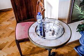 Huyze Die Maene