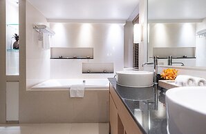 Summit Windmill Golf Suite Hotel @Suvarnabhumi