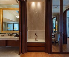 Summit Windmill Golf Suite Hotel @Suvarnabhumi