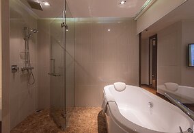 Summit Windmill Golf Suite Hotel @Suvarnabhumi