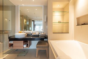 Summit Windmill Golf Suite Hotel @Suvarnabhumi