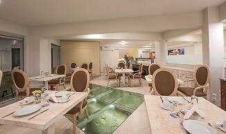 Artemis Hotel Apartments