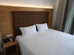 Artemis Hotel Apartments