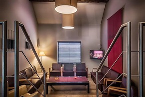 Cleythil Hotel