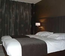 Cleythil Hotel