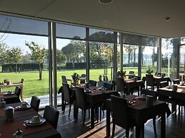 Cleythil Hotel