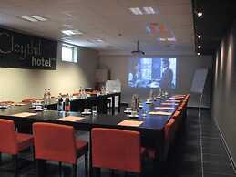 Cleythil Hotel