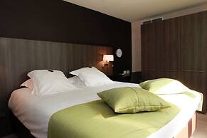 Cleythil Hotel