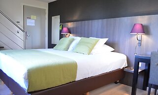 Cleythil Hotel
