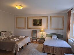 Strand Hotell
