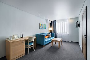 Hotel Equator