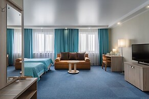 Hotel Equator