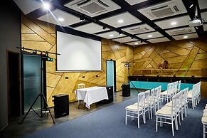 Hotel Equator