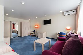 Hotel Equator