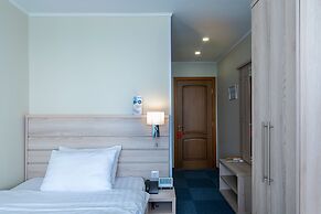Hotel Equator