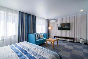 Hotel Equator