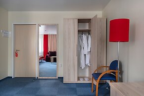 Hotel Equator