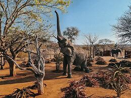 Tshukudu Game Lodge