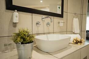 Tshukudu Game Lodge