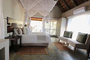 Tshukudu Game Lodge
