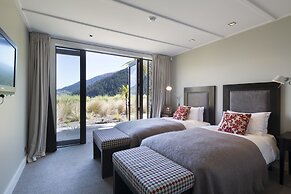 Commonage Villas by Staysouth