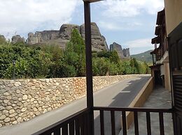 Doupiani House Hotel