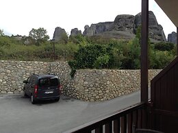 Doupiani House Hotel