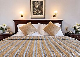 Doupiani House Hotel
