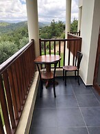 Demetriou Paradisos Hills