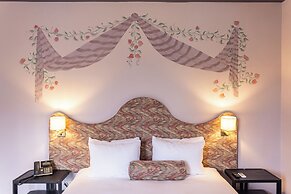 Aubrey Hotel Boutique