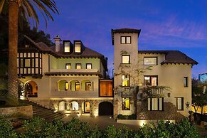 Aubrey Hotel Boutique