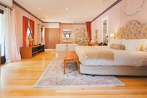 Aubrey Hotel Boutique